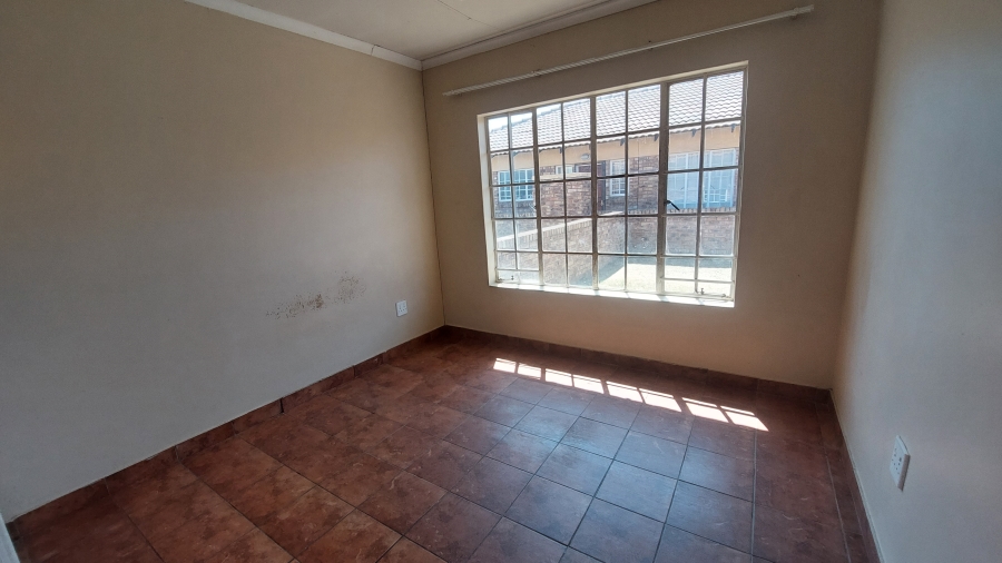 2 Bedroom Property for Sale in Vaalpark Free State